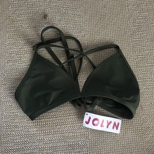 Jolyn Triangle Top with Sticker